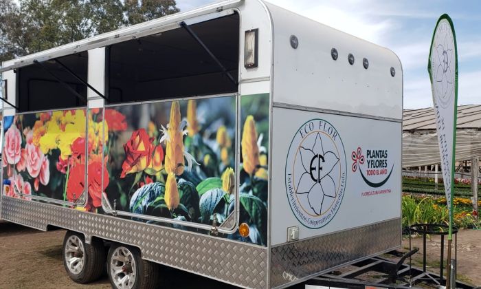 F. Varela: Inauguración del flowertruck por parte de la cooperativa Eco Flor